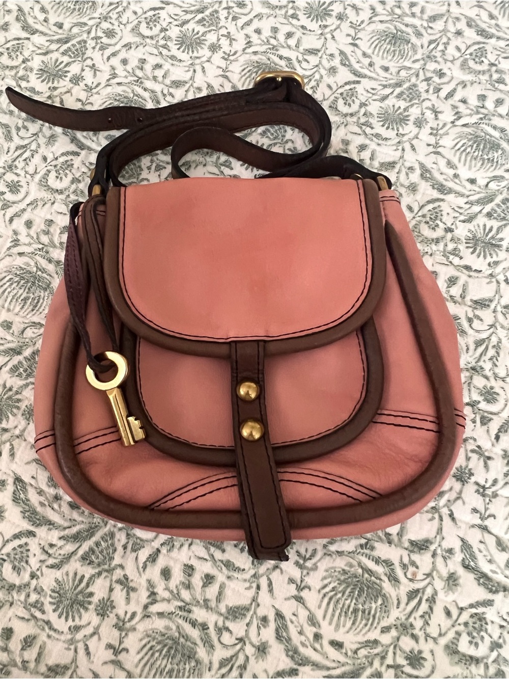 Fossil Fifty-Four Leather Crossbody Saddle Bag in Dusty Pink with Brown Trim